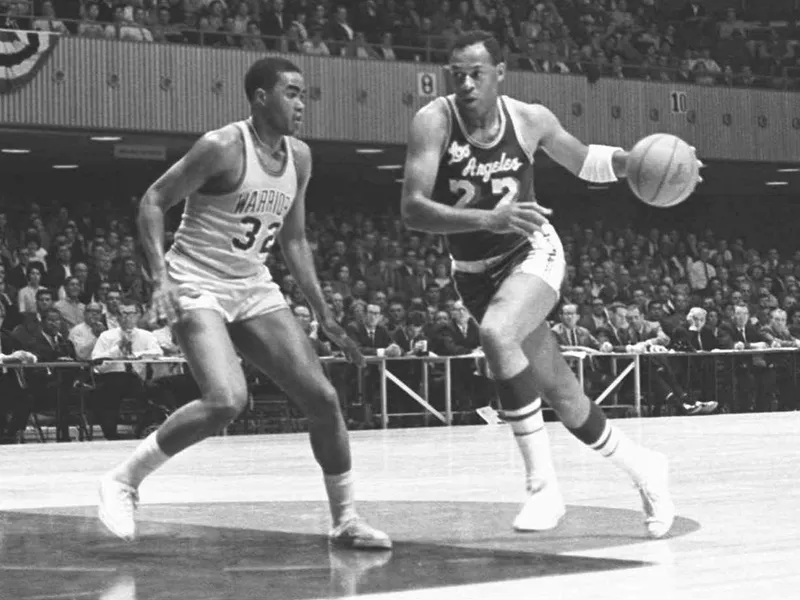 Elgin Baylor drives to the basket