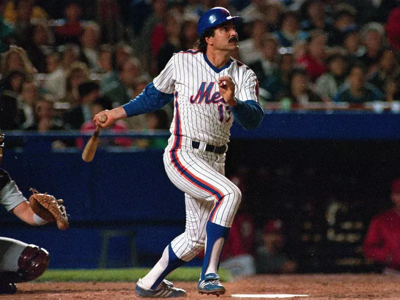 Keith Hernandez hits home run