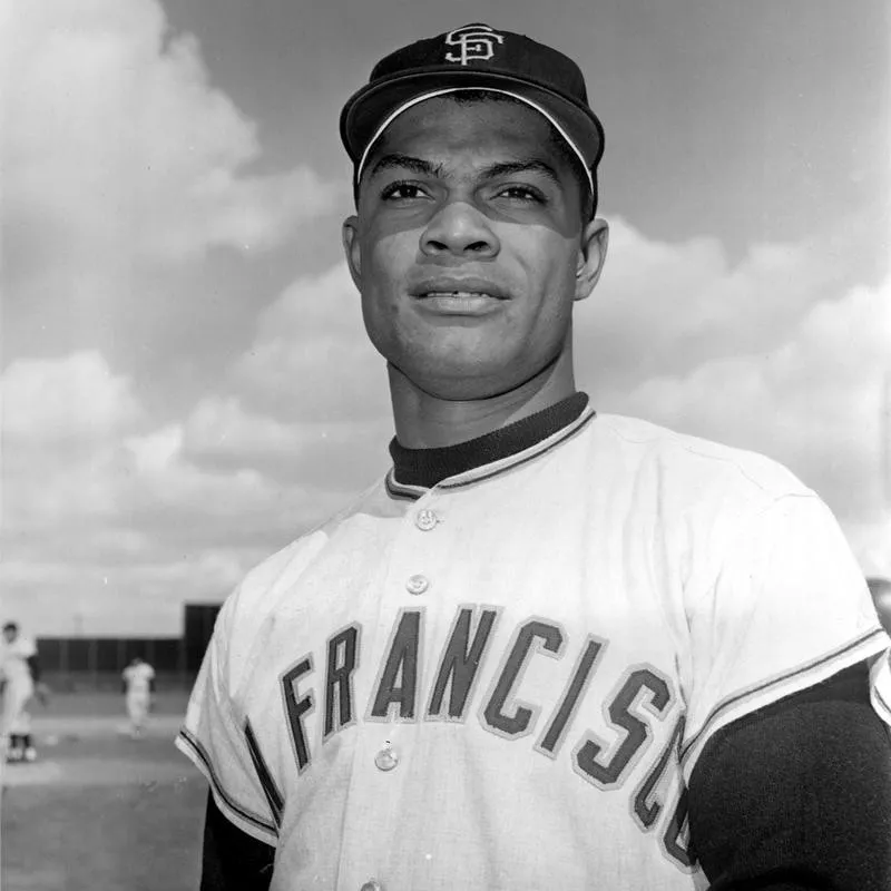 Felipe Alou poses in Arizona