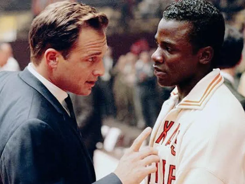 Josh Lucas, Derek Luke in Glory Road