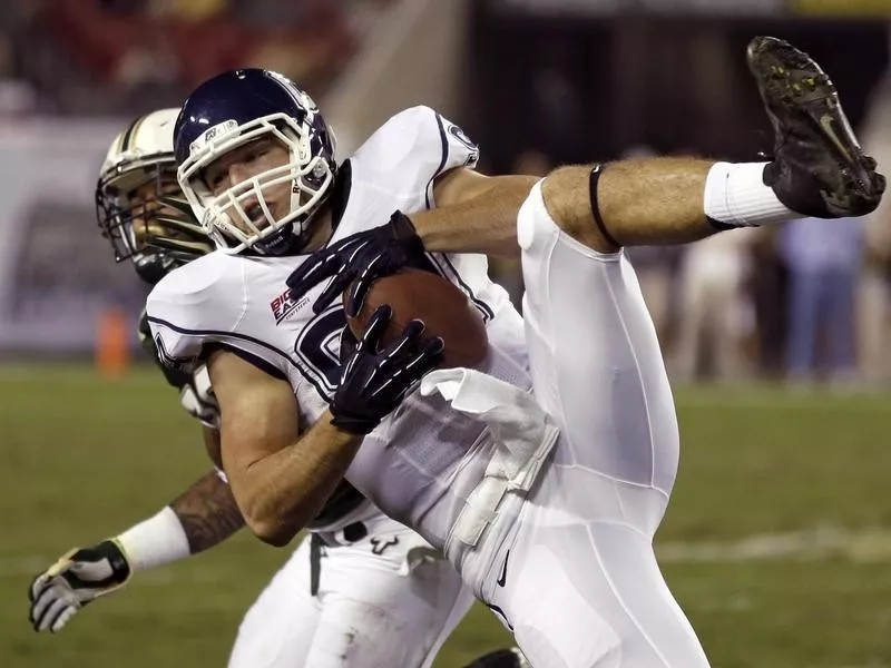 UConn tight end Ryan Griffin