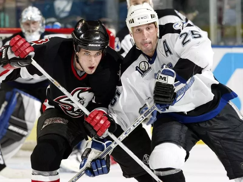 Dave Andreychuk playing for the Tampa Bay Lightning