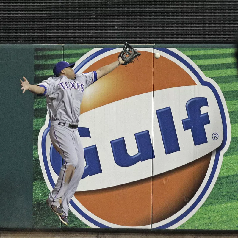 Texas Rangers outfielder Nelson Cruz can't come up with triple off David Freese