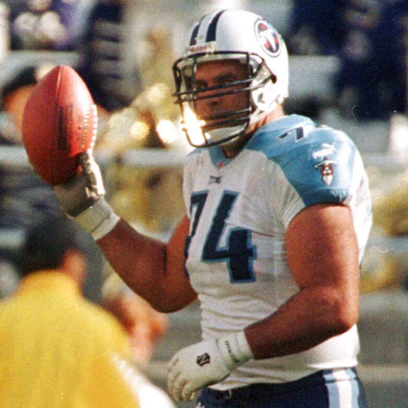 Bruce matthews with ball