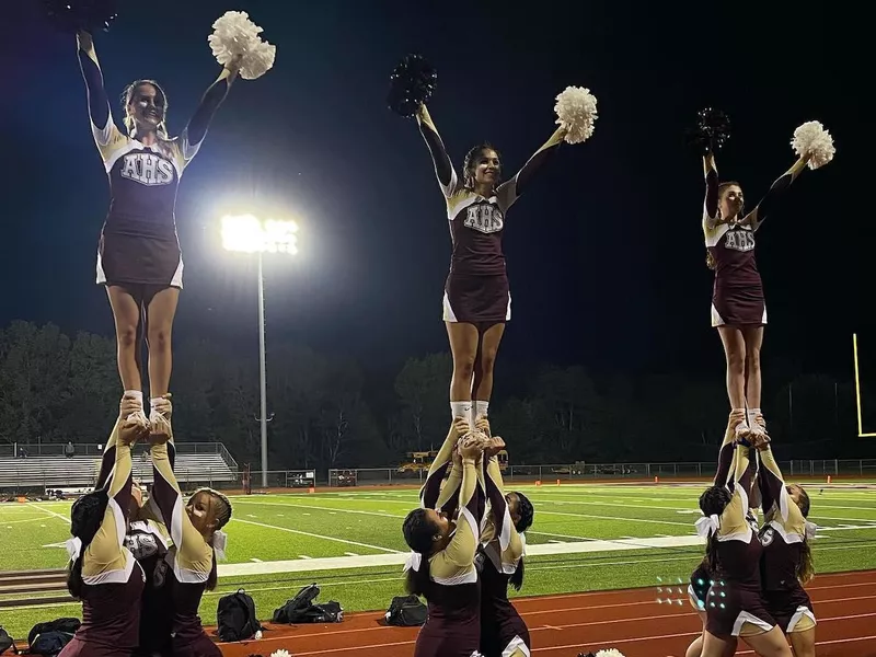 Arlington High Cheer