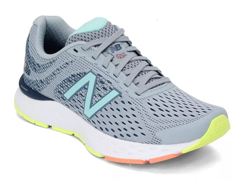 New Balance Women's 680 V6