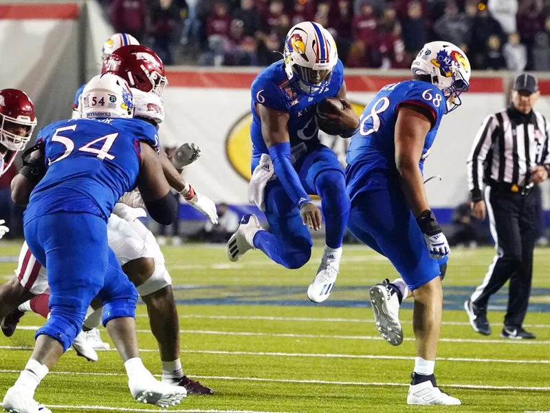 Kansas quarterback Jalon Daniels