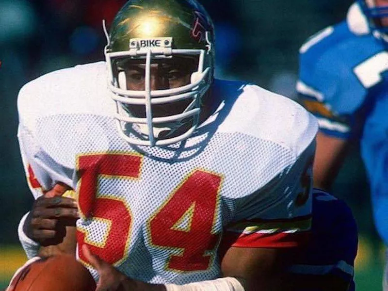 Philadelphia/Baltimore Stars linebacker Sam Mills