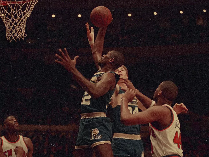 Herb Williams grabs rebound