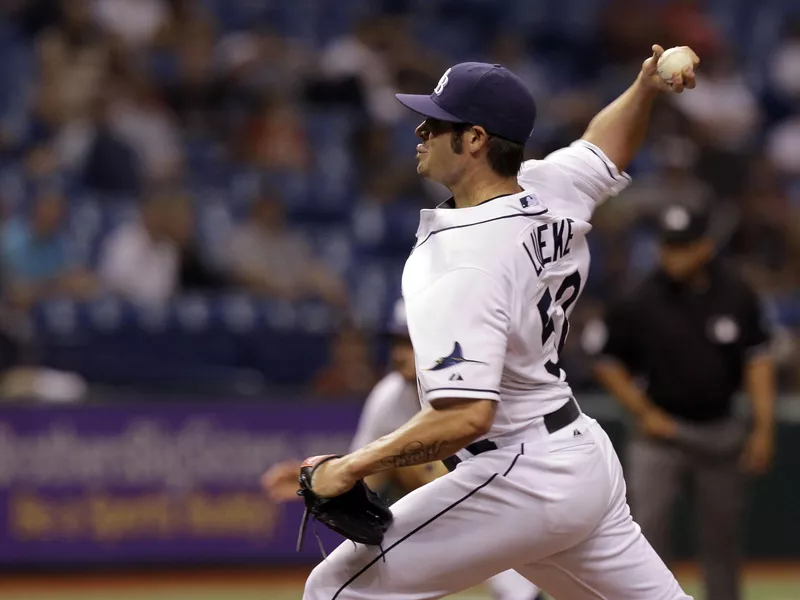 Josh Lueke pitching