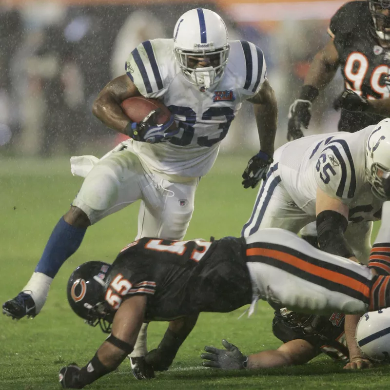 Indianapolis Colts running back Dominic Rhodes carries ball