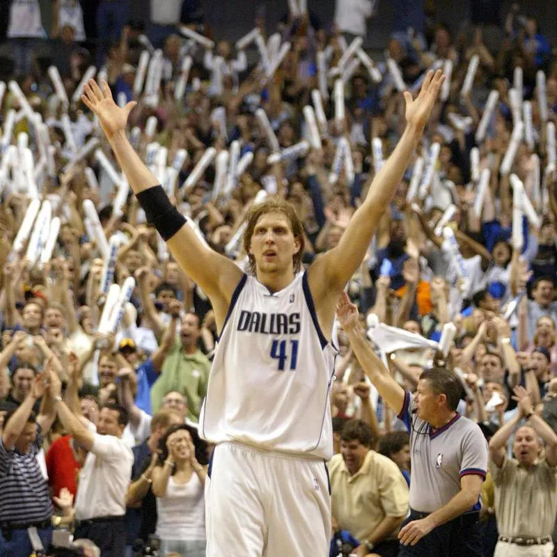 Dallas Mavericks Dirk Nowitzki celebrates