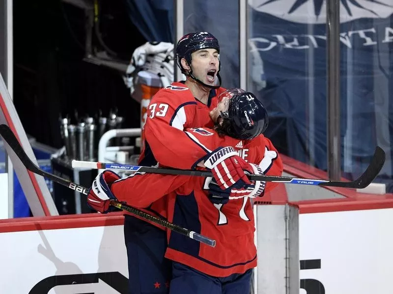 Zdeno Chara celebrates a goal