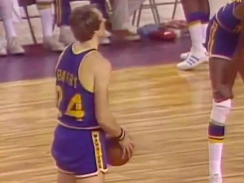 Rick Barry free throw