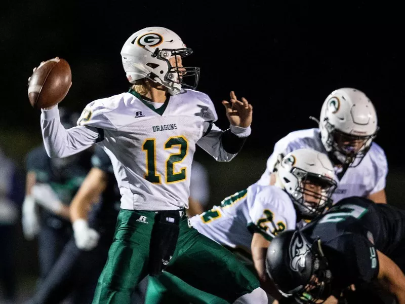 Gretna High quarterback Zane Flores