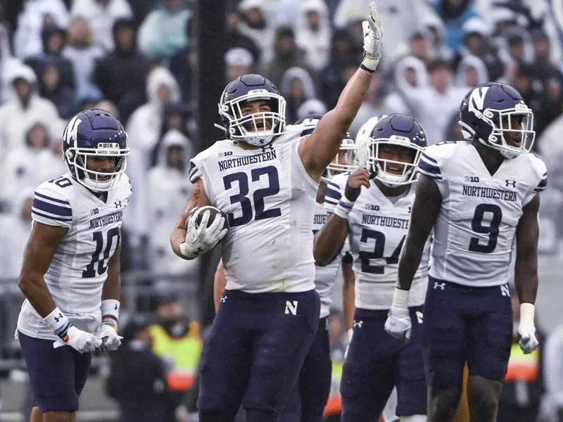 Northwestern linebacker Bryce Gallagher