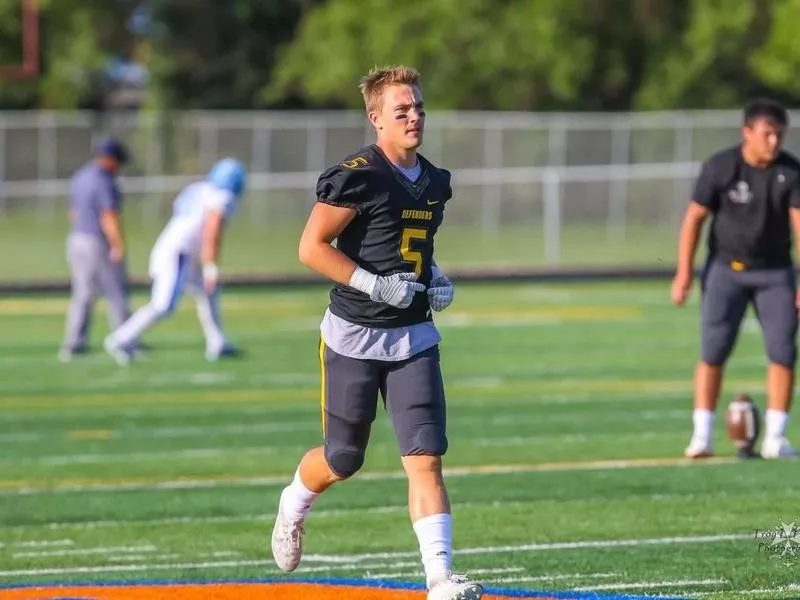 Dordt University wide receiver Levi Jungling