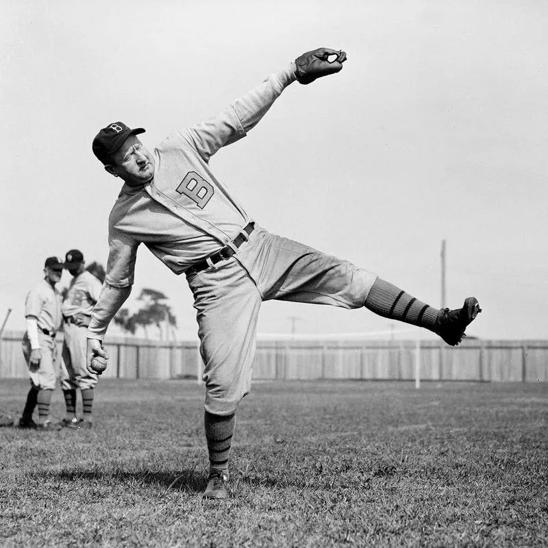 Dazzy Vance throwing