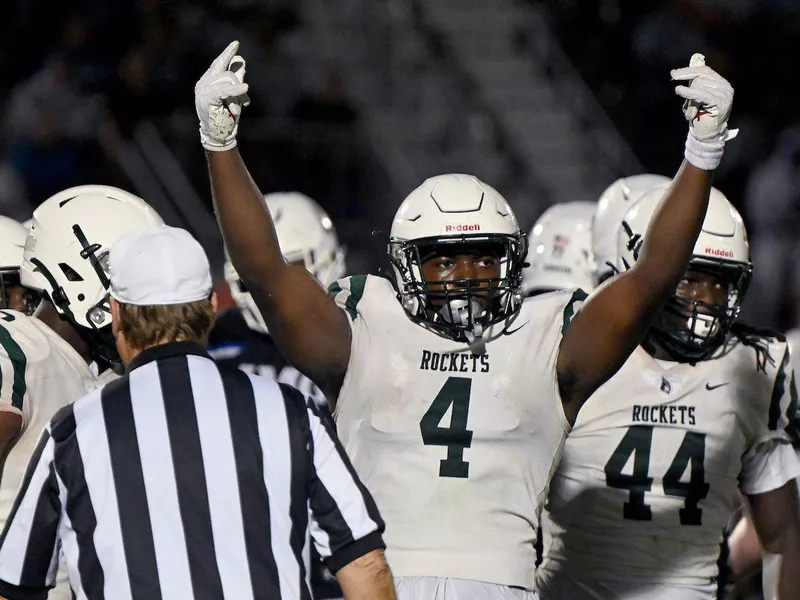 Miami Central defensive end Rueben Bain