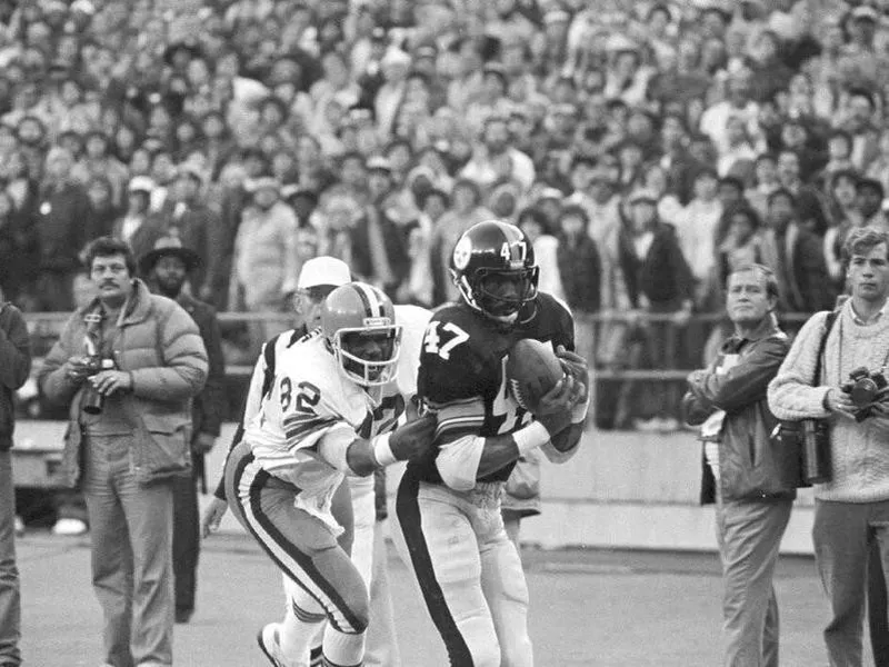 Mel Blount intercepting a pass