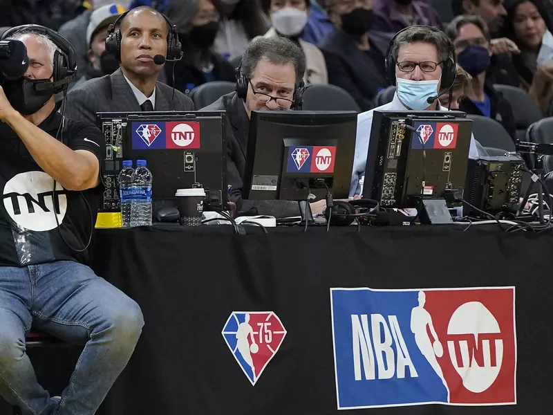 Reggie Miller and Kevin Harlan working