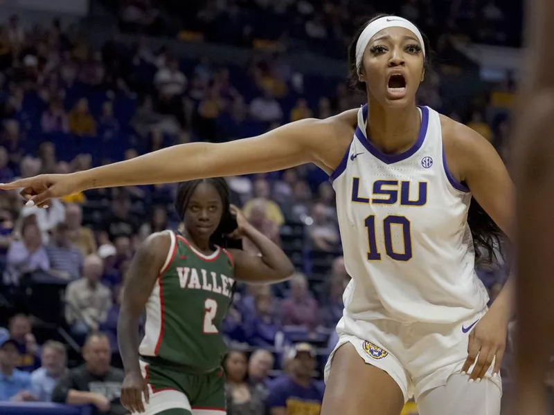 LSU forward Angel Reese