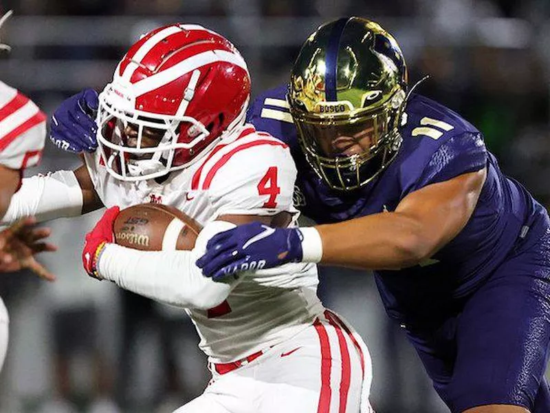 St. John Bosco defensive end Matayo Uliagalelei