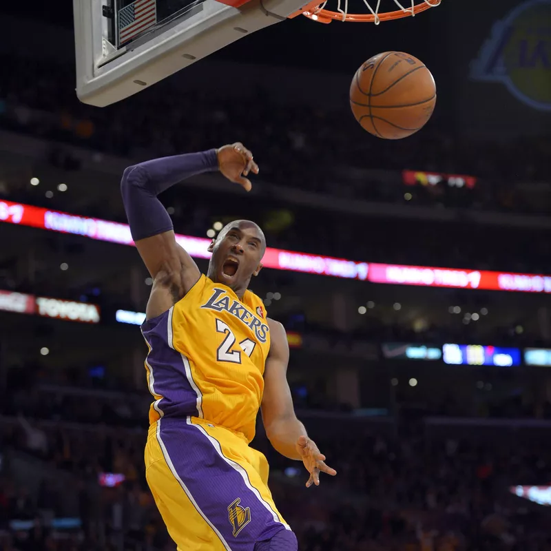 Los Angeles Lakers guard Kobe Bryant dunks during second half of NBA basketball game