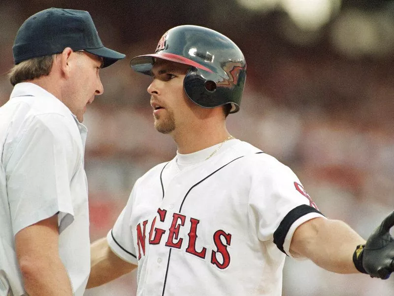 Chad Curtis arguing with an umpire