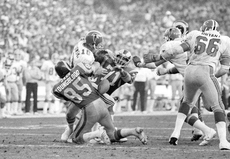 Jack Youngblood sacks Steve Bartkowski