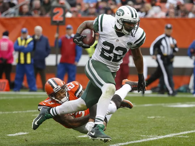 New York Jets running back Matt Forte breaks away from Cleveland Browns' Joe Haden