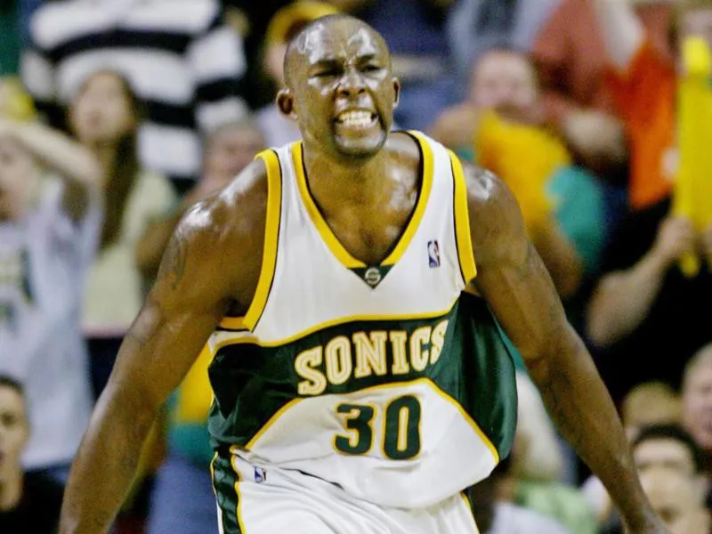 Seattle SuperSonics forward Reggie Evans