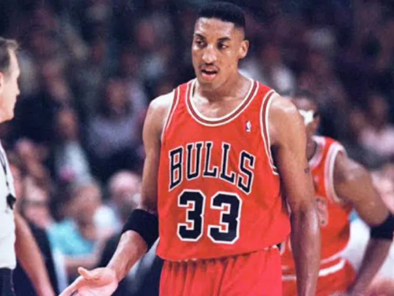 Scottie Pippen coming off court