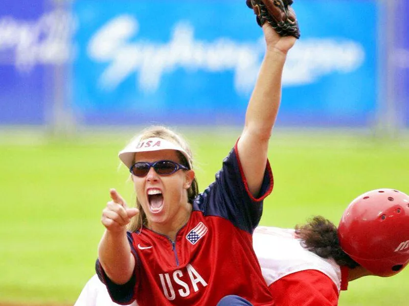 Team USA second baseman Dot Richardson