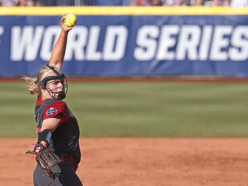 Oklahoma pitcher Paige Lowary