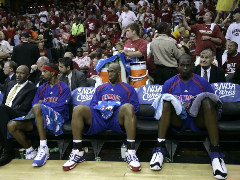 Richard Hamilton and Chauncey Billups on bench