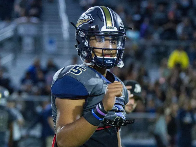 St. John Bosco quarterback D.J. Uiagalelei