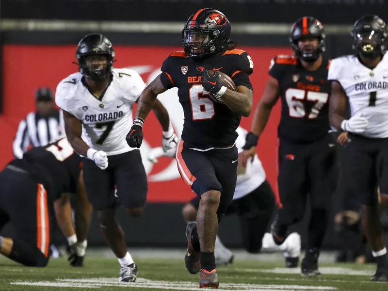 Oregon State running back Damien Martinez,