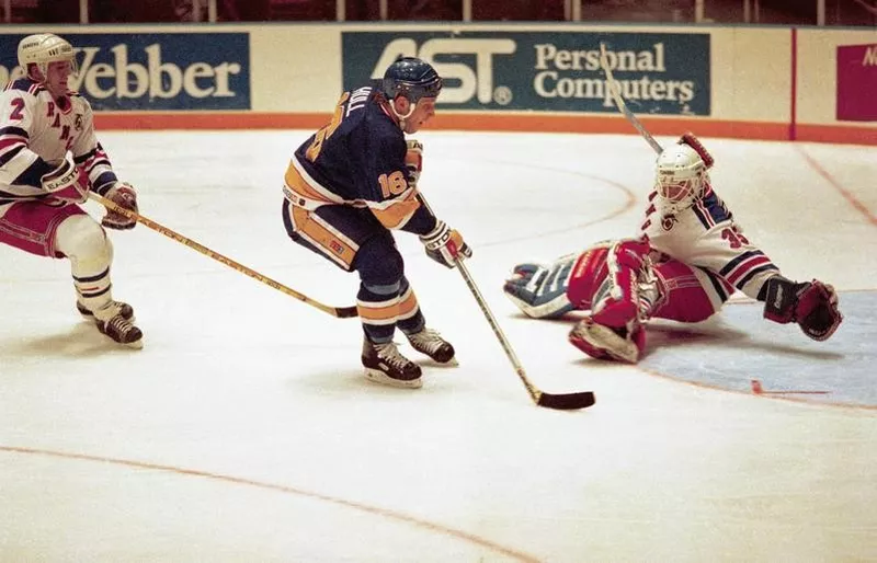 St. Louis Blues right wing Brett Hull