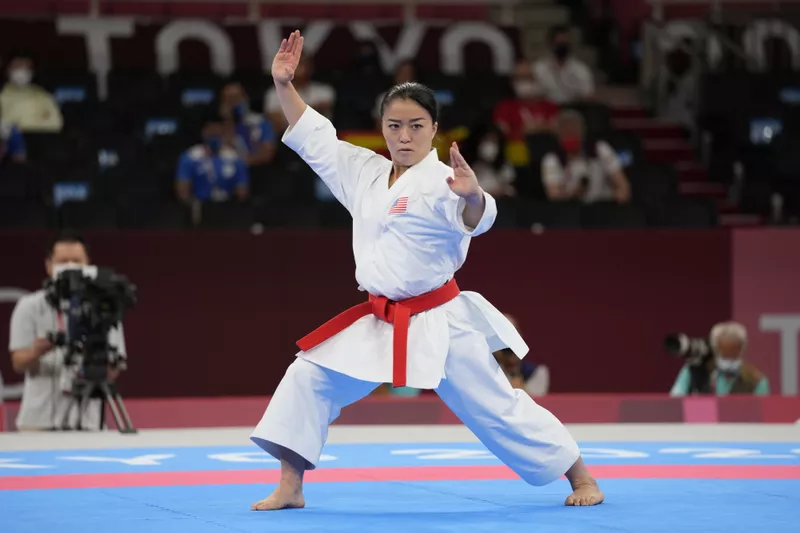 Sakura Kokumai competes