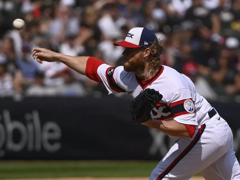 Chicago White Sox relief pitcher Craig Kimbrel throwing