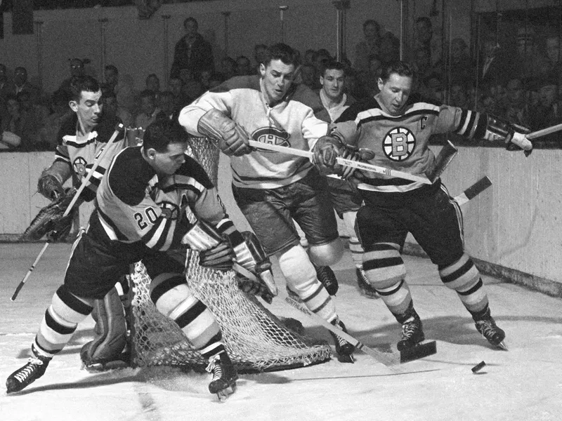 Jean Beliveau squeeze play