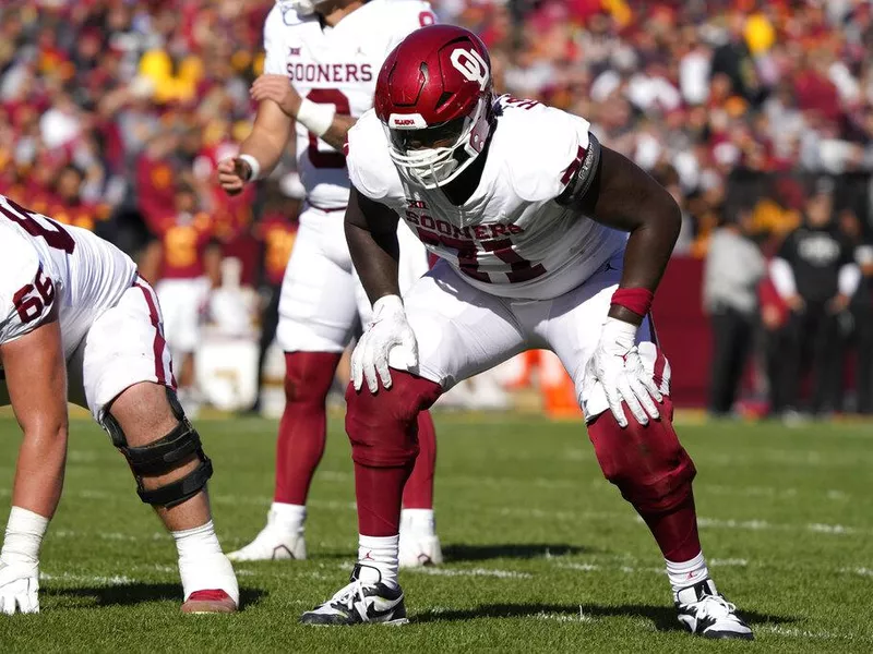 Oklahoma offensive lineman Anton Harrison