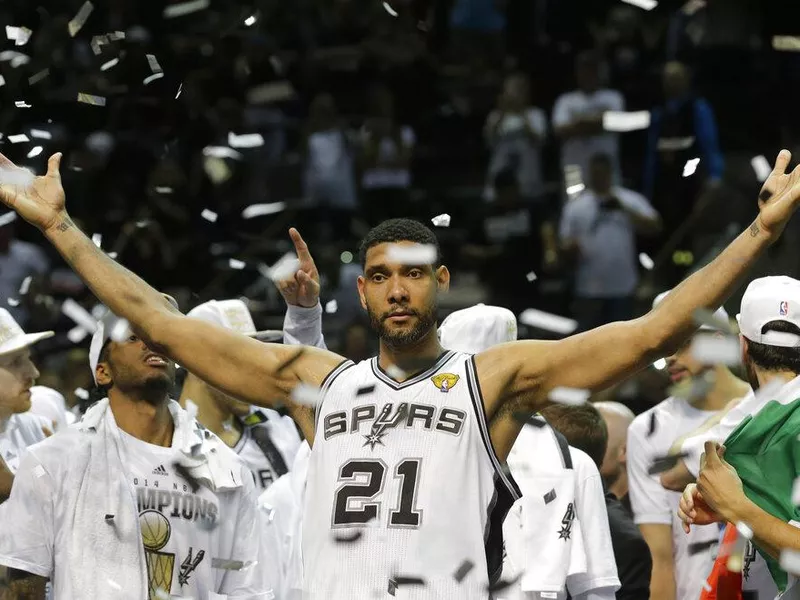 Tim Duncan celebrates