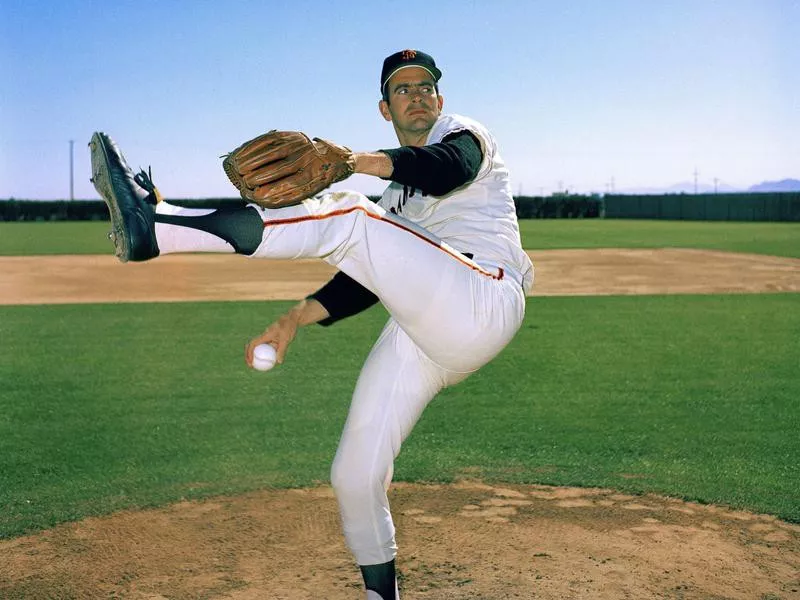 Gaylord Perry winds up at Spring Training