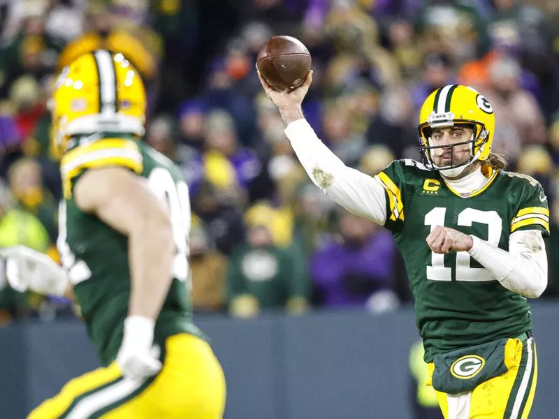 Green Bay Packers quarterback Aaron Rodgers throwing