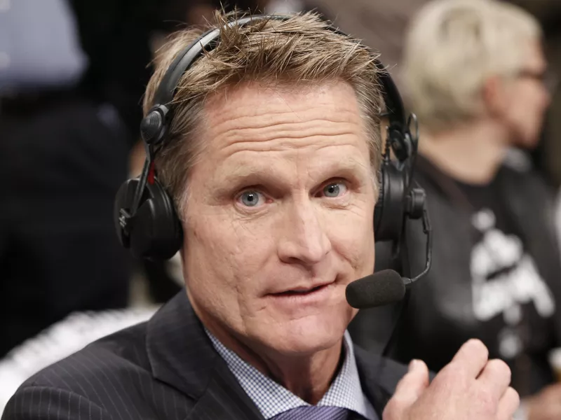 Steve Kerr broadcasts court-side