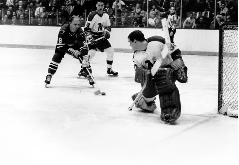 Bobby Hull scores goal against Minnesota