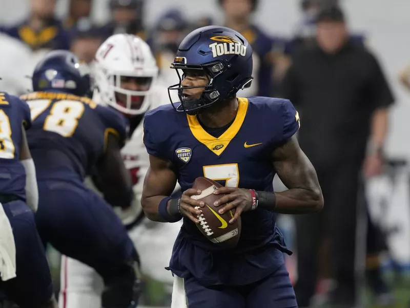 Toledo quarterback Dequan Finn