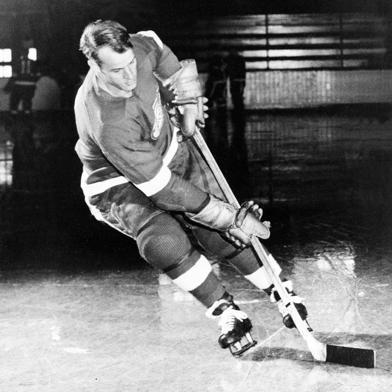 Gordie Howe in action